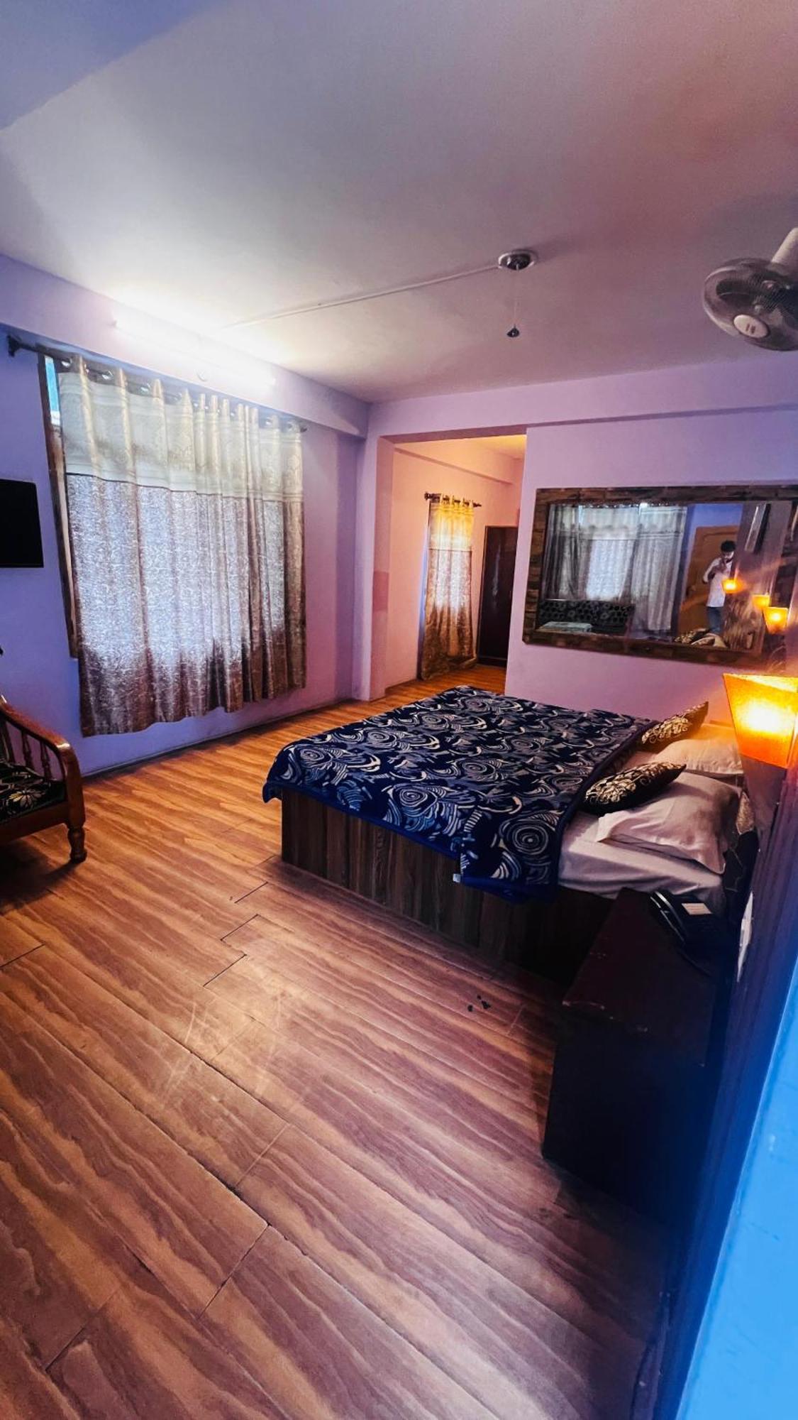 Hotel Chetna Маналі Екстер'єр фото