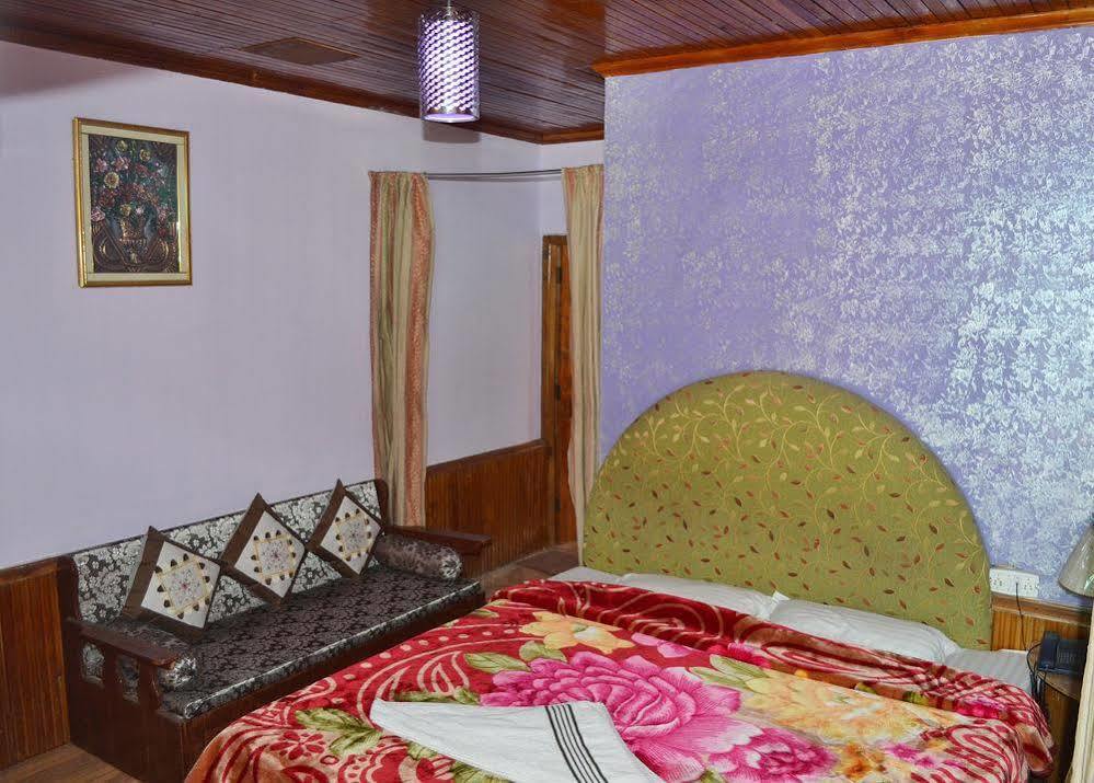 Hotel Chetna Маналі Екстер'єр фото