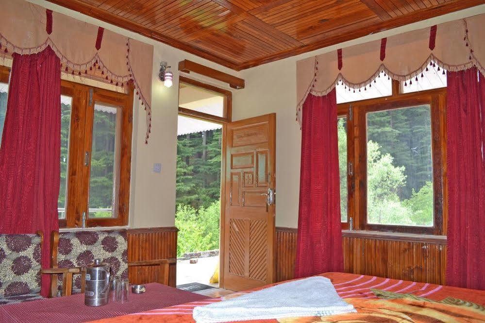 Hotel Chetna Маналі Екстер'єр фото